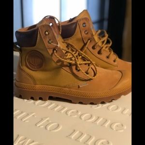 NWB Palladium Pampa Sport Cuff Boots Sz 8.5 M 10 W